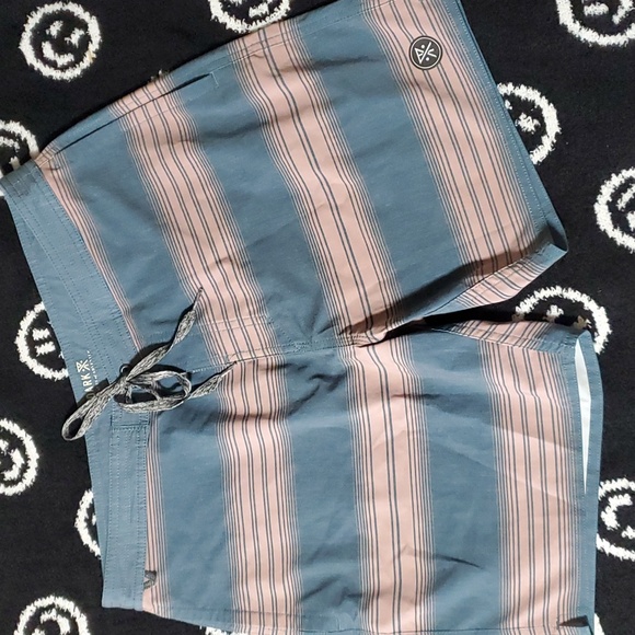 Roark board shorts - Picture 2 of 3